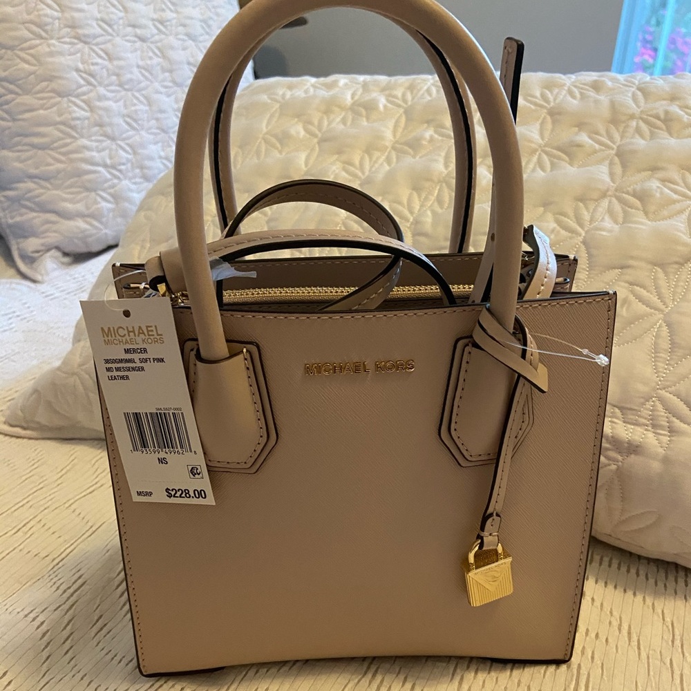Micheal Kors Mercer Soft Pink Handbag